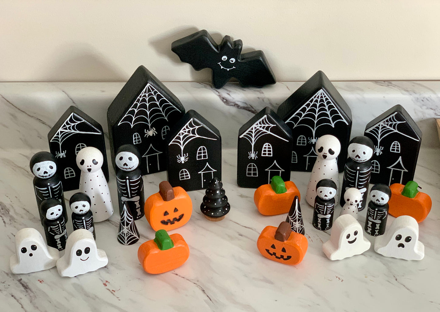Halloween Wood Peg Dolls, Pumpkins, Ghosts, Bats and Haunted Houses