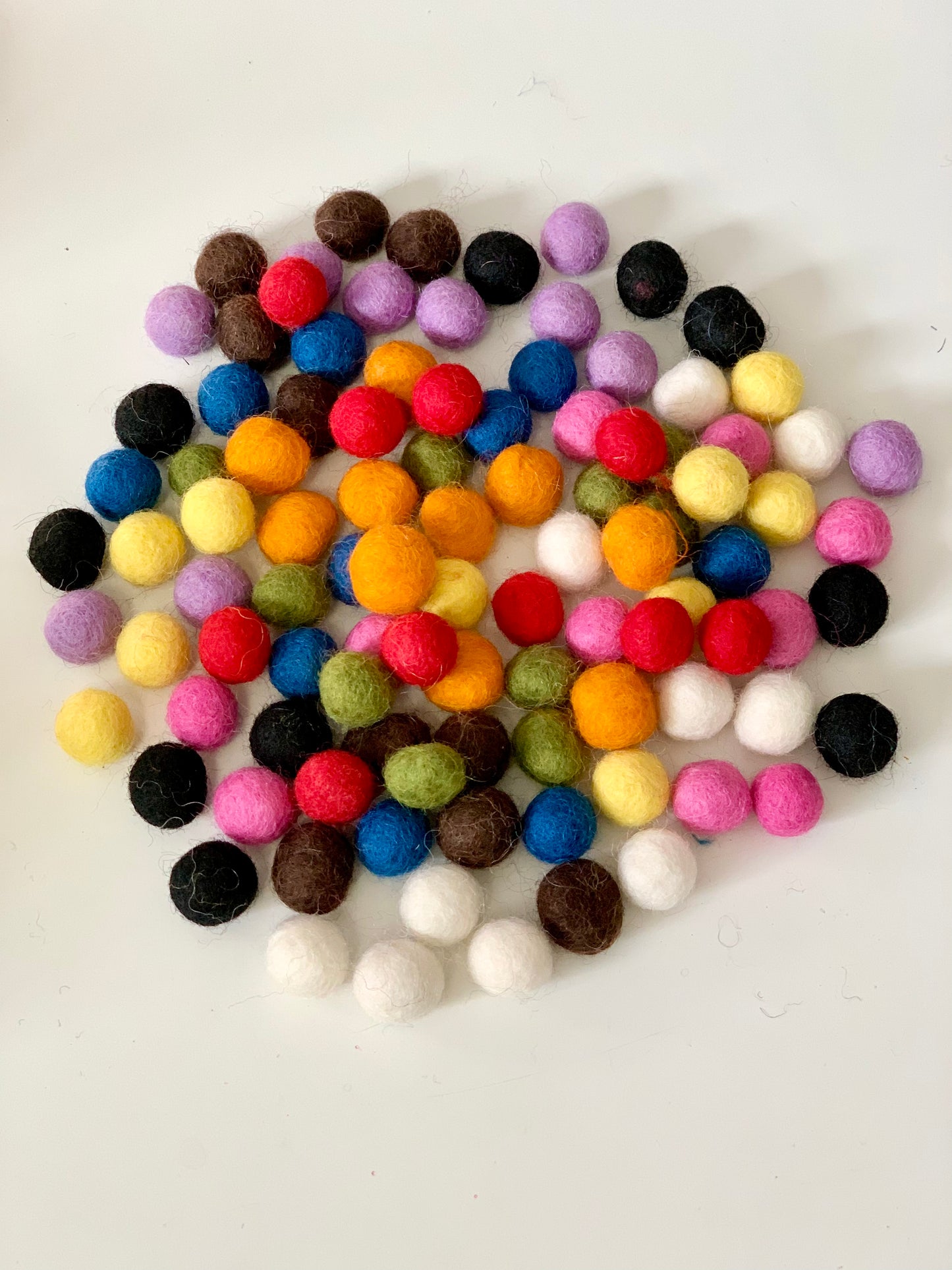 100 1.5 cm Rainbow Felt Balls